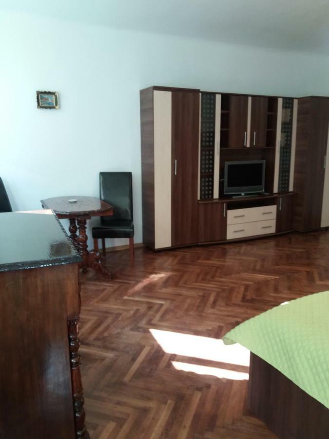 Charming Downtown Studio Braşov Exteriör bild